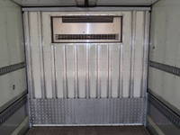 日野レンジャー冷蔵冷凍ウイング中型（4t）[写真32]