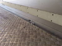 日野レンジャー冷蔵冷凍ウイング中型（4t）[写真34]