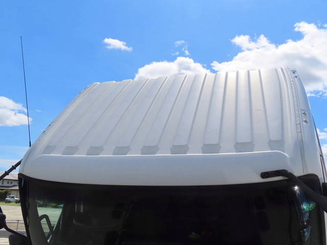 日野レンジャー冷蔵冷凍ウイング中型（4t）[写真36]