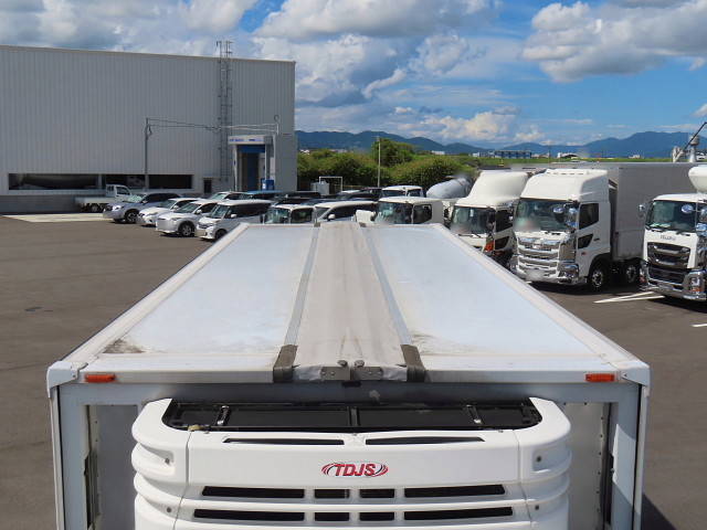 日野レンジャー冷蔵冷凍ウイング中型（4t）[写真06]