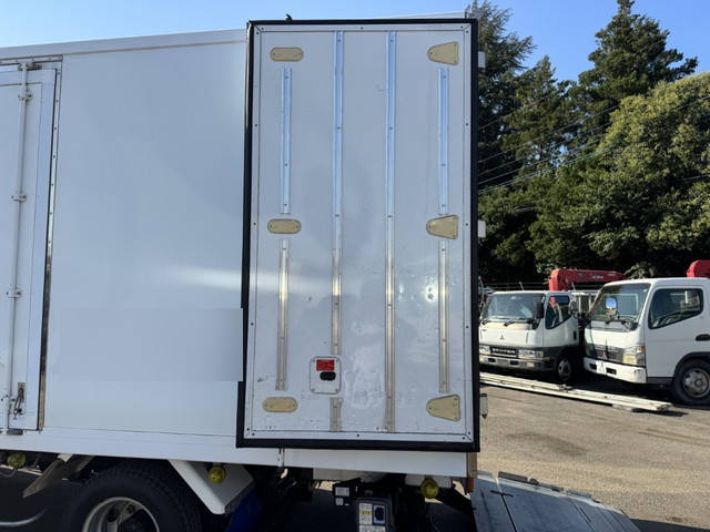 日野デュトロ冷凍車（冷蔵車）小型（2t・3t）[写真11]