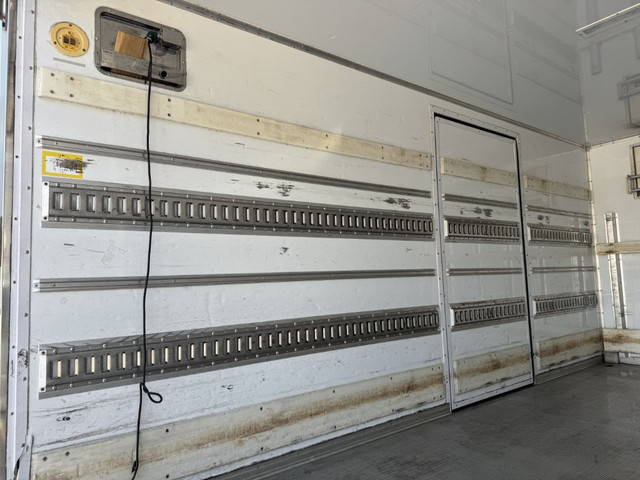 日野デュトロ冷凍車（冷蔵車）小型（2t・3t）[写真16]