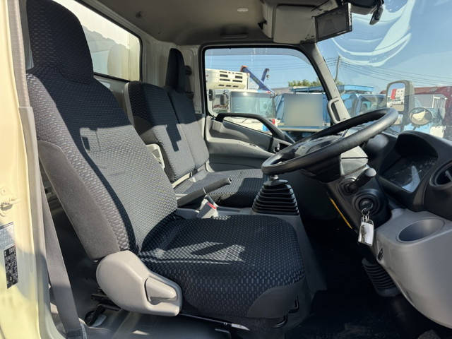 日野デュトロ冷凍車（冷蔵車）小型（2t・3t）[写真22]