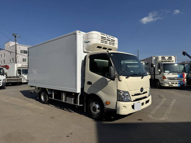 日野デュトロ冷凍車（冷蔵車）小型（2t・3t）[写真03]