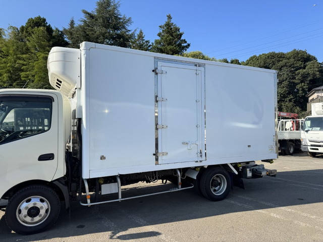 日野デュトロ冷凍車（冷蔵車）小型（2t・3t）[写真06]