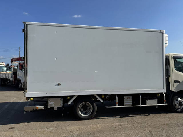 日野デュトロ冷凍車（冷蔵車）小型（2t・3t）[写真08]