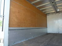 三菱ふそうキャンターアルミウイング小型（2t・3t）[写真11]