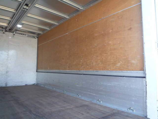 三菱ふそうキャンターアルミウイング小型（2t・3t）[写真11]