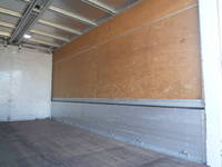 三菱ふそうキャンターアルミウイング小型（2t・3t）[写真12]