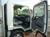 三菱ふそうキャンターアルミウイング小型（2t・3t）[写真22]