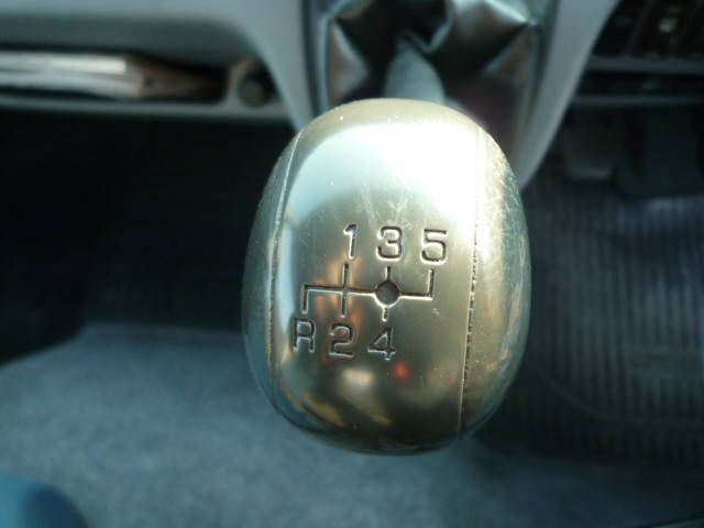 三菱ふそうキャンターアルミウイング小型（2t・3t）[写真25]