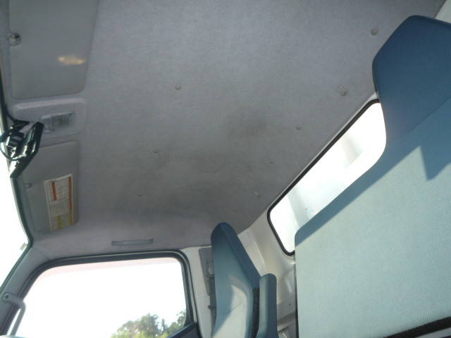 三菱ふそうキャンターアルミウイング小型（2t・3t）[写真31]