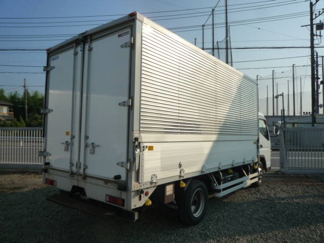 三菱ふそうキャンターアルミウイング小型（2t・3t）[写真04]