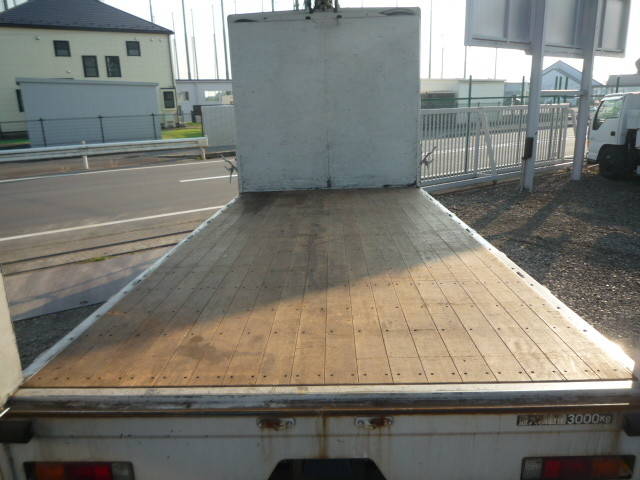 三菱ふそうキャンターアルミウイング小型（2t・3t）[写真07]