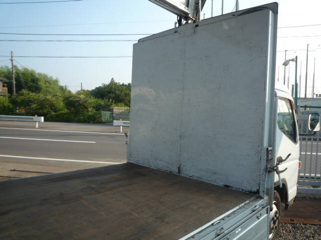 三菱ふそうキャンターアルミウイング小型（2t・3t）[写真08]