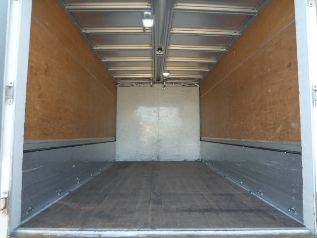 三菱ふそうキャンターアルミウイング小型（2t・3t）[写真09]