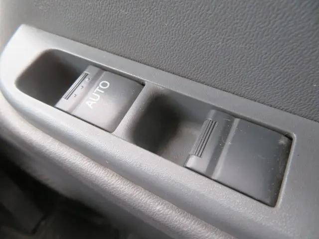 いすゞエルフ平ボディ小型（2t・3t）[写真17]