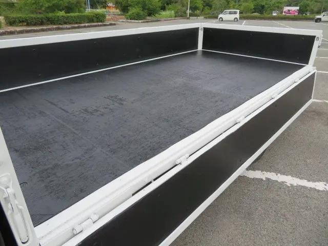 いすゞエルフ平ボディ小型（2t・3t）[写真23]