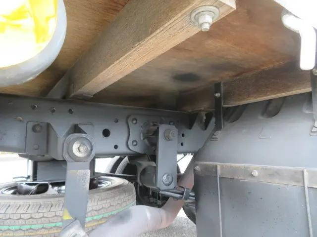 いすゞエルフ平ボディ小型（2t・3t）[写真33]