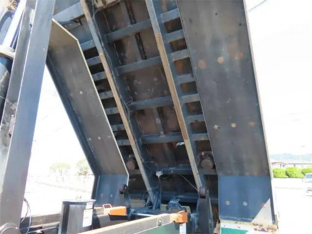 日野プロフィアダンプ大型（10t）[写真39]