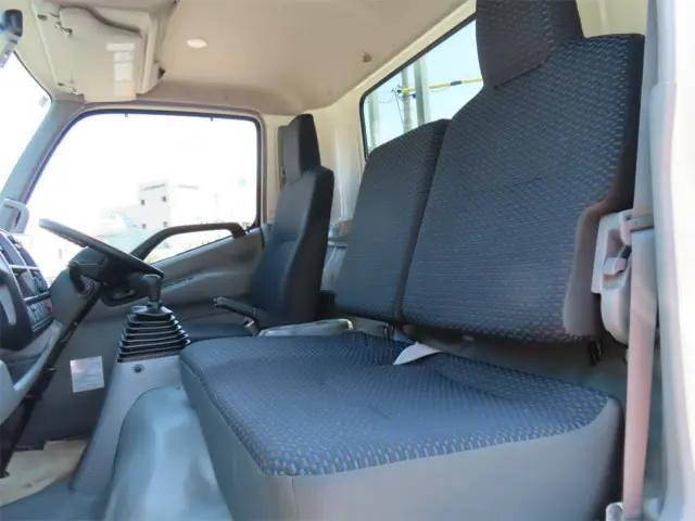 日野デュトロ平ボディ小型（2t・3t）[写真11]