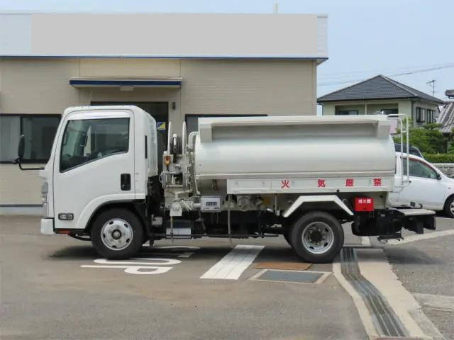いすゞエルフタンク車（タンクローリー）小型（2t・3t）[写真03]