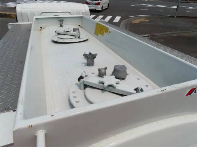 いすゞエルフタンク車（タンクローリー）小型（2t・3t）[写真08]