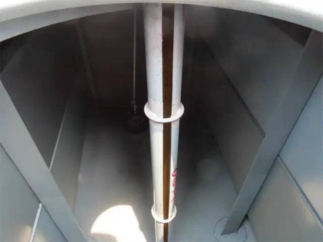 いすゞエルフタンク車（タンクローリー）小型（2t・3t）[写真09]