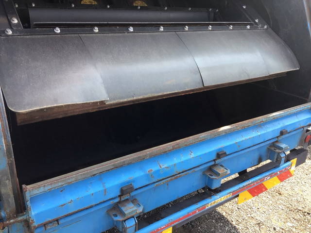 日野レンジャーパッカー車（塵芥車）中型（4t）[写真10]