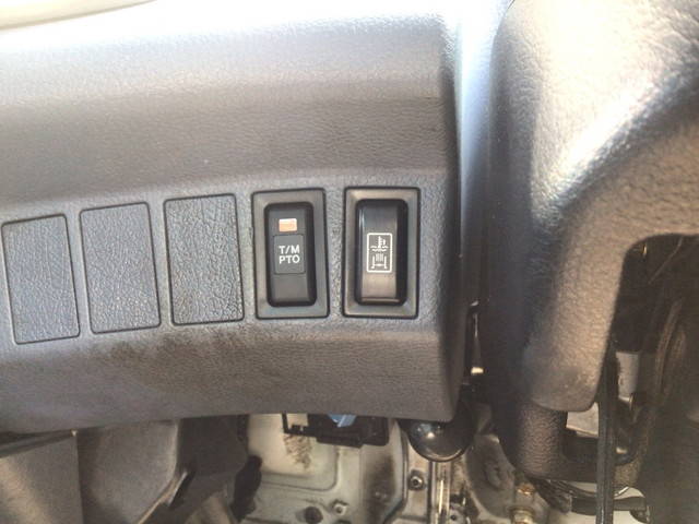 日野レンジャーパッカー車（塵芥車）中型（4t）[写真36]