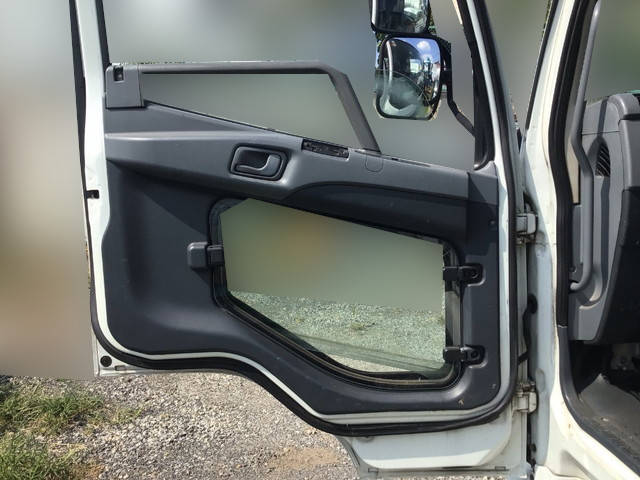 三菱ふそうファイターパッカー車（塵芥車）増トン（6t・8t）[写真26]