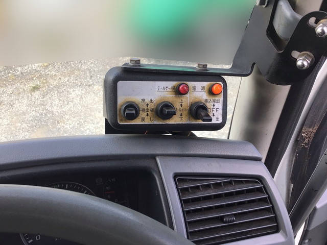 三菱ふそうファイターパッカー車（塵芥車）増トン（6t・8t）[写真36]