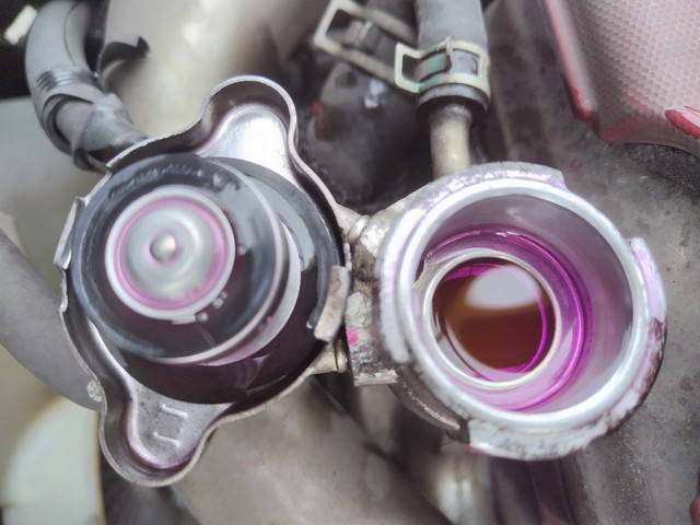 日野デュトロ平ボディ小型（2t・3t）[写真12]