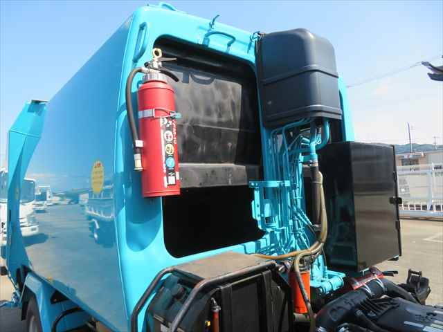 いすゞエルフパッカー車（塵芥車）小型（2t・3t）[写真10]