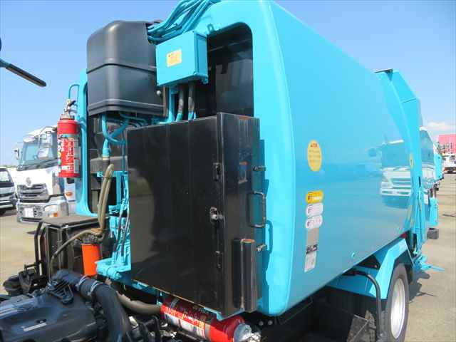 いすゞエルフパッカー車（塵芥車）小型（2t・3t）[写真13]