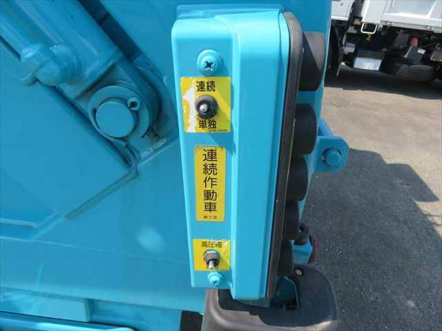 いすゞエルフパッカー車（塵芥車）小型（2t・3t）[写真23]