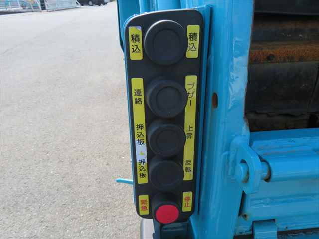 いすゞエルフパッカー車（塵芥車）小型（2t・3t）[写真24]