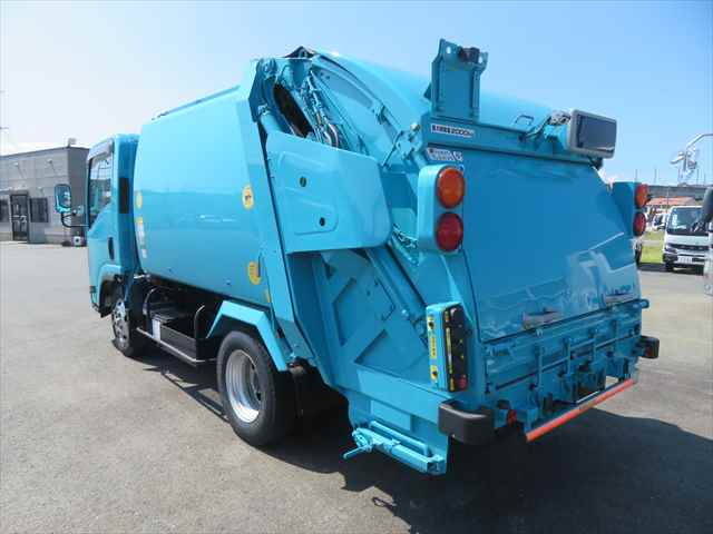 いすゞエルフパッカー車（塵芥車）小型（2t・3t）[写真04]