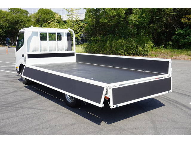 日野デュトロ平ボディ小型（2t・3t）[写真11]