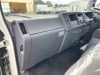 いすゞエルフクレーン4段小型（2t・3t）[写真31]