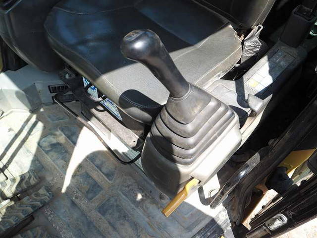 CATユンボ（バックホー）[写真36]