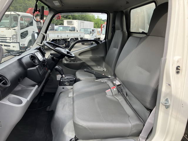 日野デュトロアルミバン小型（2t・3t）[写真31]