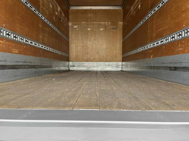 いすゞエルフアルミバン小型（2t・3t）[写真10]