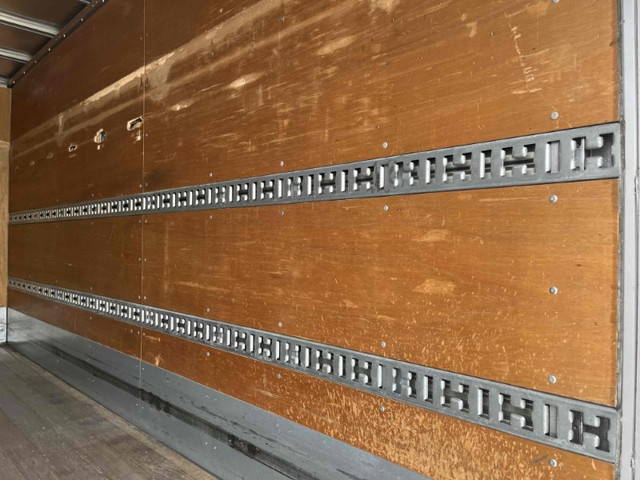 いすゞエルフアルミバン小型（2t・3t）[写真12]