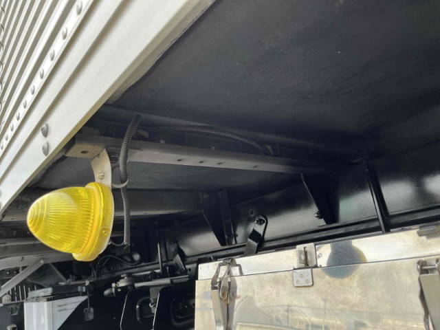 いすゞエルフアルミバン小型（2t・3t）[写真16]