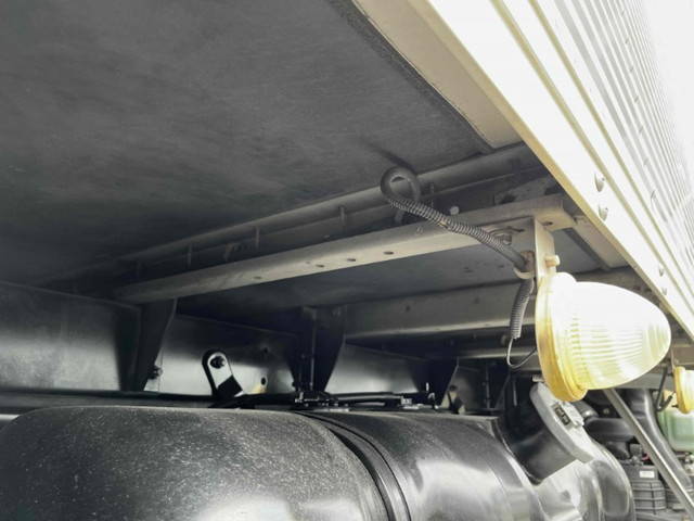 いすゞエルフアルミバン小型（2t・3t）[写真17]