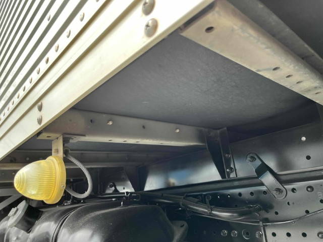 いすゞエルフアルミバン小型（2t・3t）[写真18]