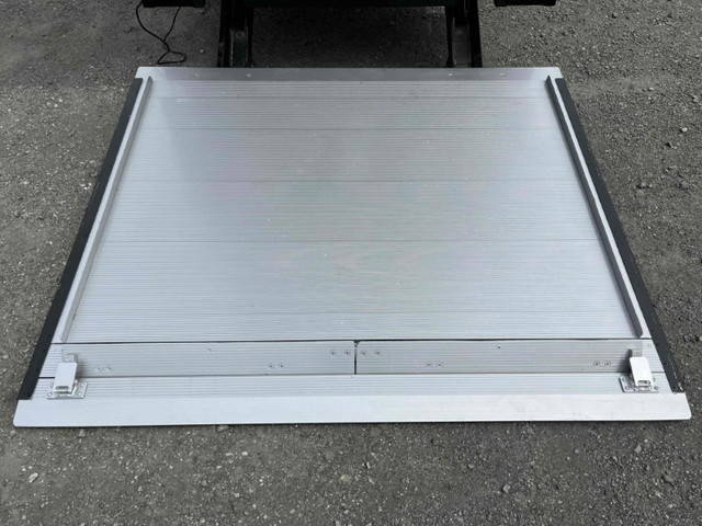 いすゞエルフアルミバン小型（2t・3t）[写真19]