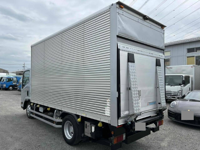 いすゞエルフアルミバン小型（2t・3t）[写真02]