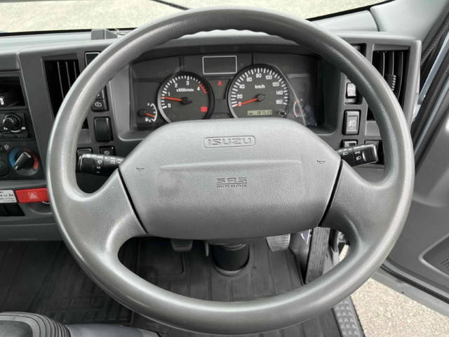 いすゞエルフアルミバン小型（2t・3t）[写真33]